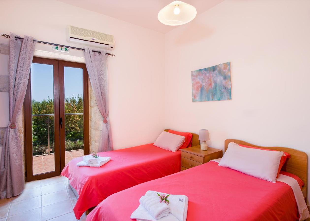 Villa Kourouni Stalos Exterior photo