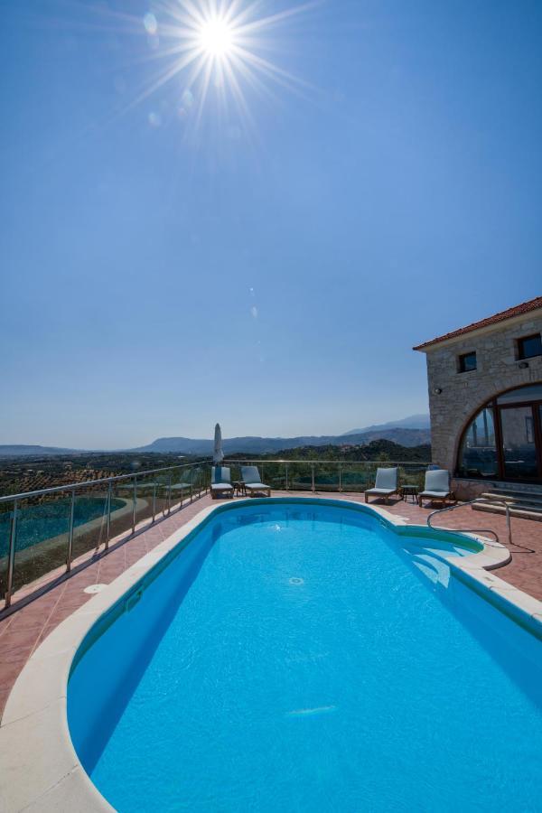 Villa Kourouni Stalos Exterior photo